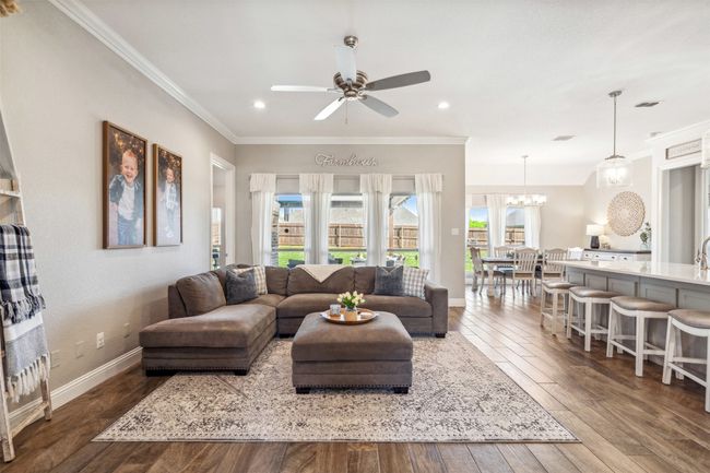 Open concept living | Image 7