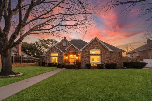 5211 Vicksburg Dr, Arlington, TX, 76017-4941 | Card Image