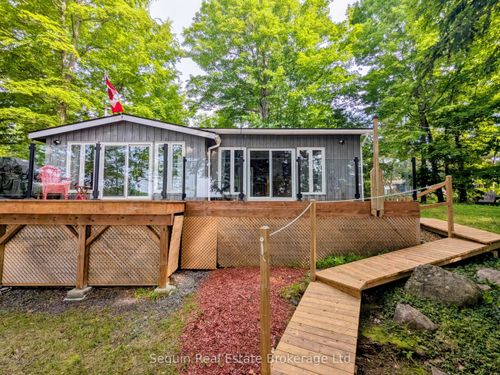 47 Deerfield Rd, Mckellar, ON, P2A0B4 | Card Image