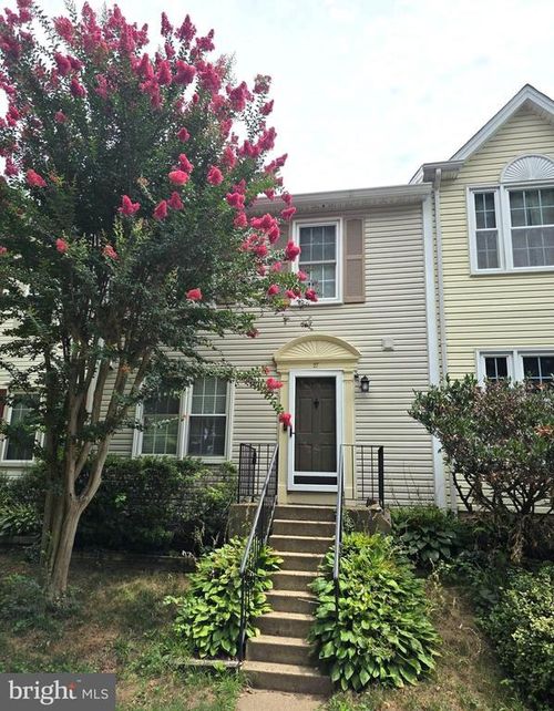 27 Pepper Tree Ct, WARRENTON, VA, 20186-2125 | Card Image