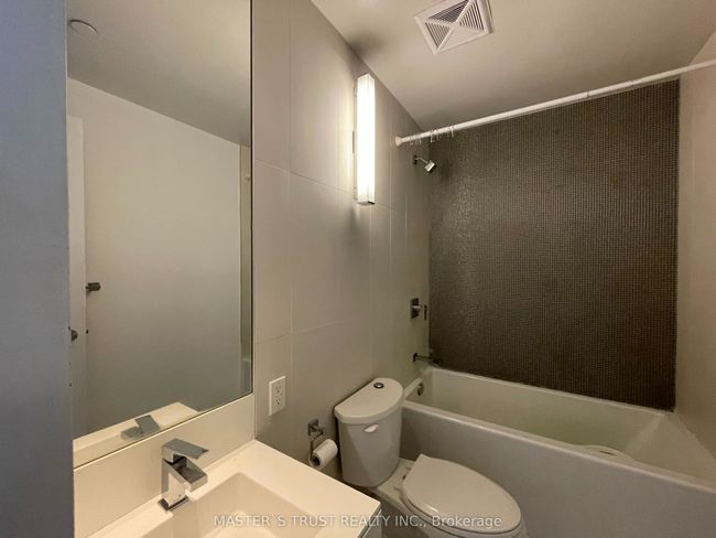 809 - 125 Peter St, Condo with 2 bedrooms, 1 bathrooms and 1 parking in Toronto ON | Image 14