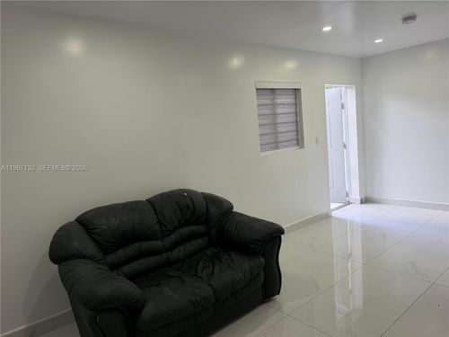 1-2340 Nw 8st Street, Miami, FL, 33147 | Card Image