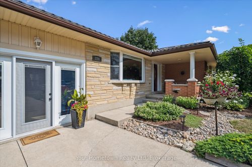 220 Colborne St, Elora, ON, N0B1S0 | Card Image