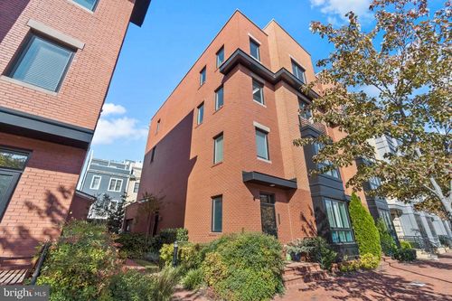 1304 Main Line Blvd, ALEXANDRIA, VA, 22301-1800 | Card Image