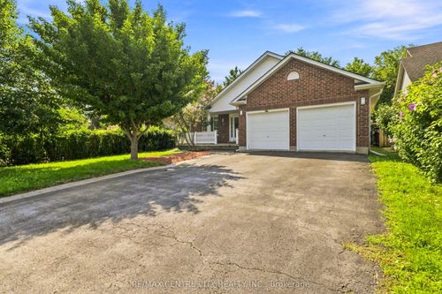 93 Mctaggart Crt, London, ON, N5X3L9 | Card Image