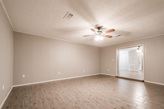 512 Lyndale Dr, House other with 3 bedrooms, 2 bathrooms and 2 parking in Highlands TX | Image 9