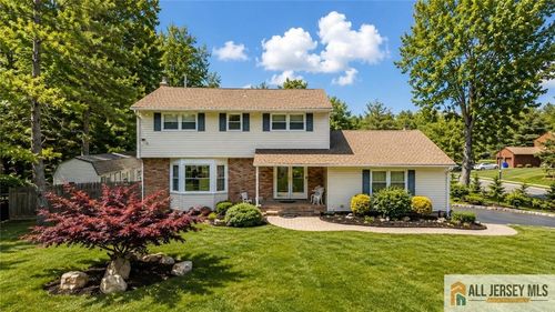 27 Woodmere Rd, North Brunswick, NJ, 08902-1038 | Card Image