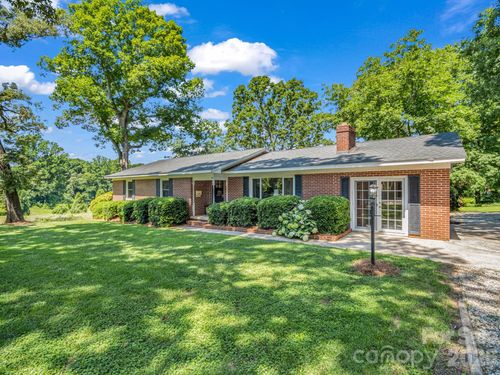 184 Edwards St, Rutherfordton, NC, 28139-3021 | Card Image