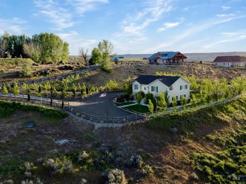 4525 Snake River Mesa Rd, Buhl, ID, 83316-5145 | Card Image