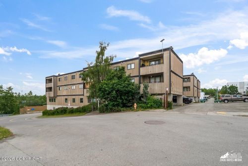 209-201 Barrow St, Anchorage, AK, 99501-2428 | Card Image