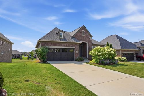 24355 Pinnacle Cir, South Lyon, MI, 48178-3006 | Card Image