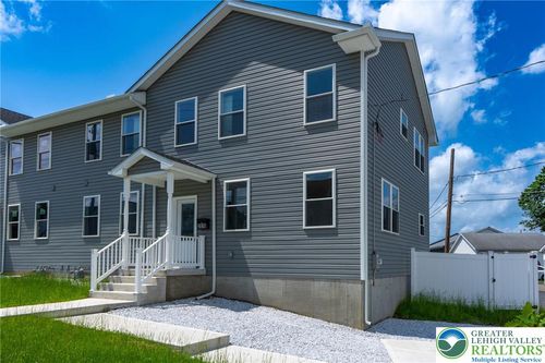 2016 Center St, Whitehall, PA, 18052-3930 | Card Image