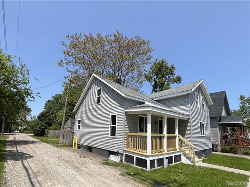 1015 9th St, Port Huron, MI, 48060-5311 | Card Image