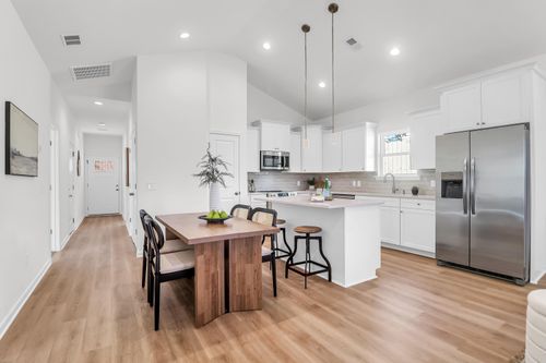 3870 Chestnut St, North Charleston, SC, 29405-7007 | Card Image