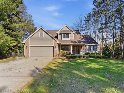 1755 Burrus Rd, Ortonville, MI, 48462-8924 | Card Image