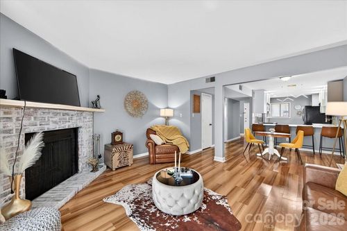 8007 Horse Chestnut Ln, Charlotte, NC, 28277-9815 | Card Image
