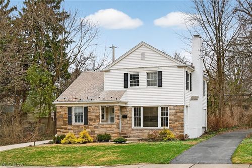 20945 Halworth Rd, Shaker Heights, OH, 44122-3861 | Card Image