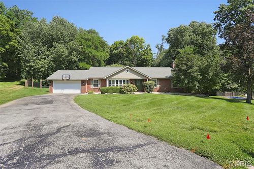 9 Robin Ln, Collinsville, IL, 62234-5813 | Card Image