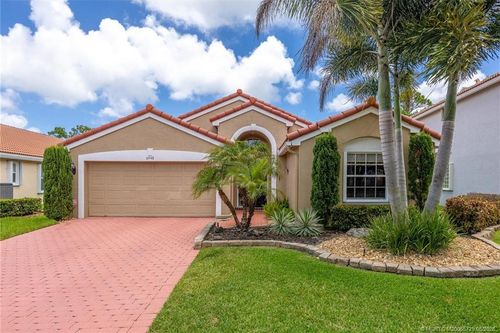 6948 Se Twin Oaks Cir, Stuart, FL, 34997-4731 | Card Image