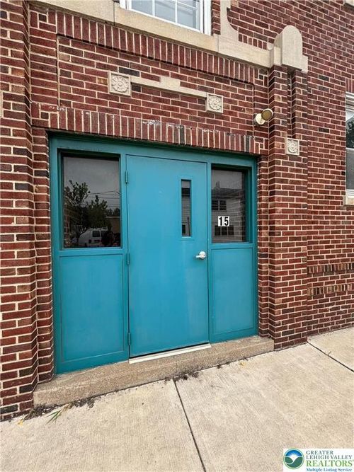 9-1-9 W Water St, HELLERTOWN, PA, 18055-1760 | Card Image