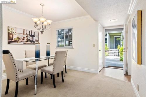 apt-b-650 Canyon Oaks Dr, Oakland, CA, 94605-5920 | Card Image
