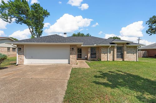 810 Rolling Hills Dr, Hewitt, TX, 76643-4011 | Card Image