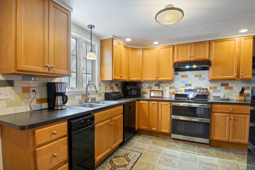 60 Walnut Ave, North Hampton, NH, 03862-2011 | Card Image