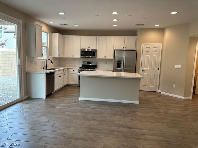 5075 Serene Skies St, House other with 3 bedrooms, 3 bathrooms and null parking in Las Vegas NV | Image 8