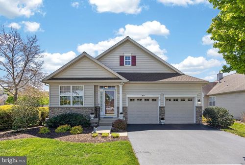 417 Randall Ln, COATESVILLE, PA, 19320-6527 | Card Image