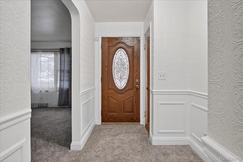18671 Huntington Ave, Harper Woods, MI, 48225-2087 | Card Image