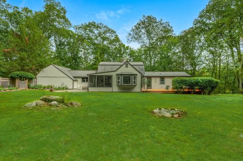 32 Calvin Rd, Weston, CT, 06883-1512 | Card Image