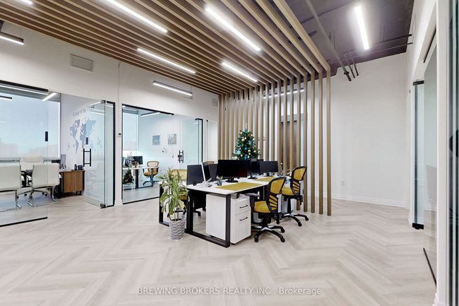 404-406 - 1275 Finch Ave W, Home with 0 bedrooms, 0 bathrooms and 3 parking in North York ON | Image 12
