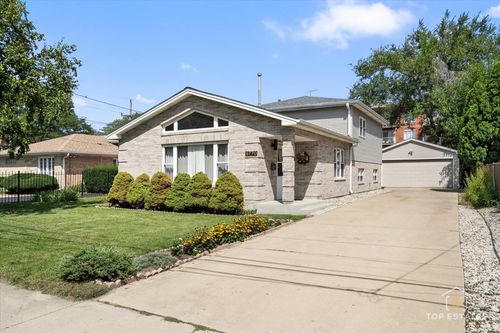 9770 Ivanhoe Ave, Schiller Park, IL, 60176-2417 | Card Image