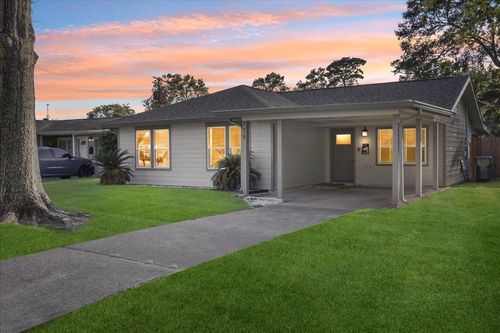775 Peyton Dr, Beaumont, TX, 77706-6127 | Card Image
