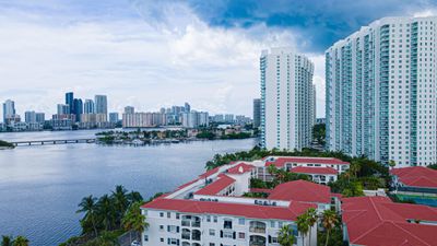 LPH08 - 3250 Ne 188th Street, Condo with 4 bedrooms, 5 bathrooms and null parking in Aventura FL | Image 2