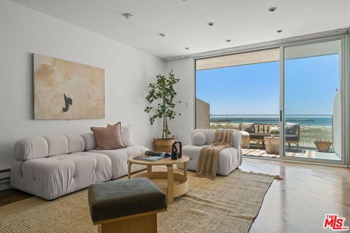 204-6 Voyage St, Marina del Rey, CA, 90292-7163 | Card Image