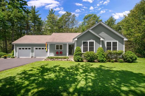 14 N Village Rd, Cape Neddick, ME, 03902-7932 | Card Image