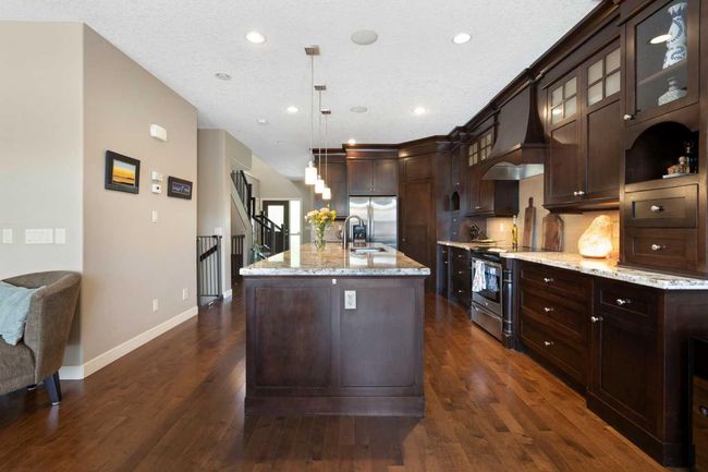 3531 3 Ave Sw, Home with 3 bedrooms, 3 bathrooms and 2 parking in Calgary AB | Image 7