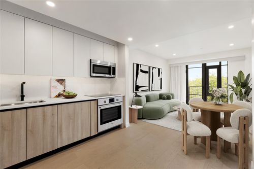 206-2008 Steinway St, Astoria, NY, 11105-1608 | Card Image