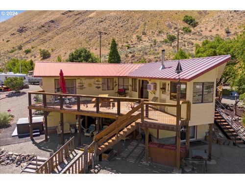 36657 Snake River Rd, Huntington, OR, 97907 | Card Image