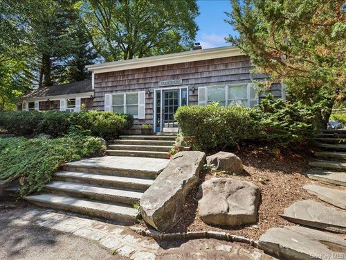 386 Bread And Cheese Hollow Rd, Northport, NY, 11768-2636 | Card Image