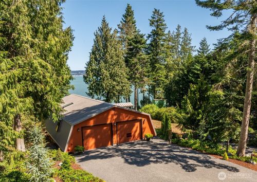 681 Bachelor Rd, Sequim, WA, 98382-8707 | Card Image