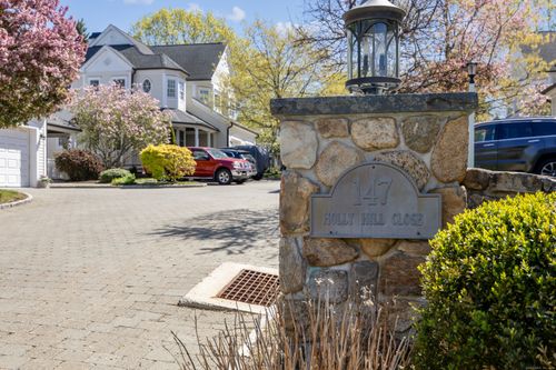 2-147 Holly Hill Ln, Greenwich, CT, 06830-6082 | Card Image