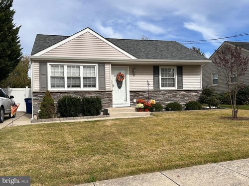 19 Farnsworth Ave, MAPLE SHADE, NJ, 08052-3335 | Card Image