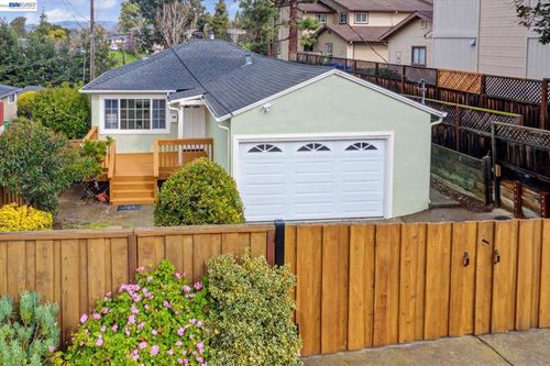 1696 East Ave, Fairview, CA, 94541-5315 | Card Image