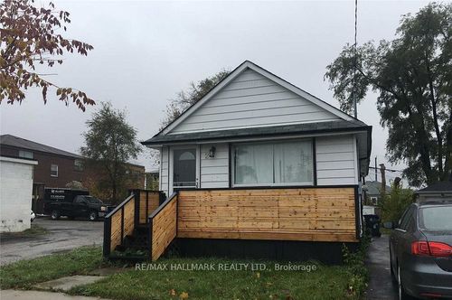 2 Marsh Rd, Scarborough, ON, M1K1Y7 | Card Image
