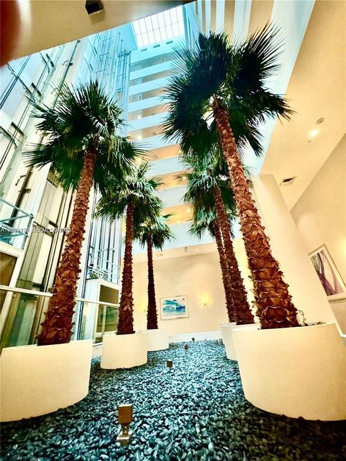 2-1213-3131 Ne 188th St, Aventura, FL, 33180-2764 | Card Image