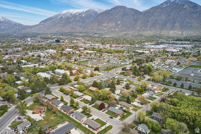 Birds eye view of property featuring a mountain view | Image 39