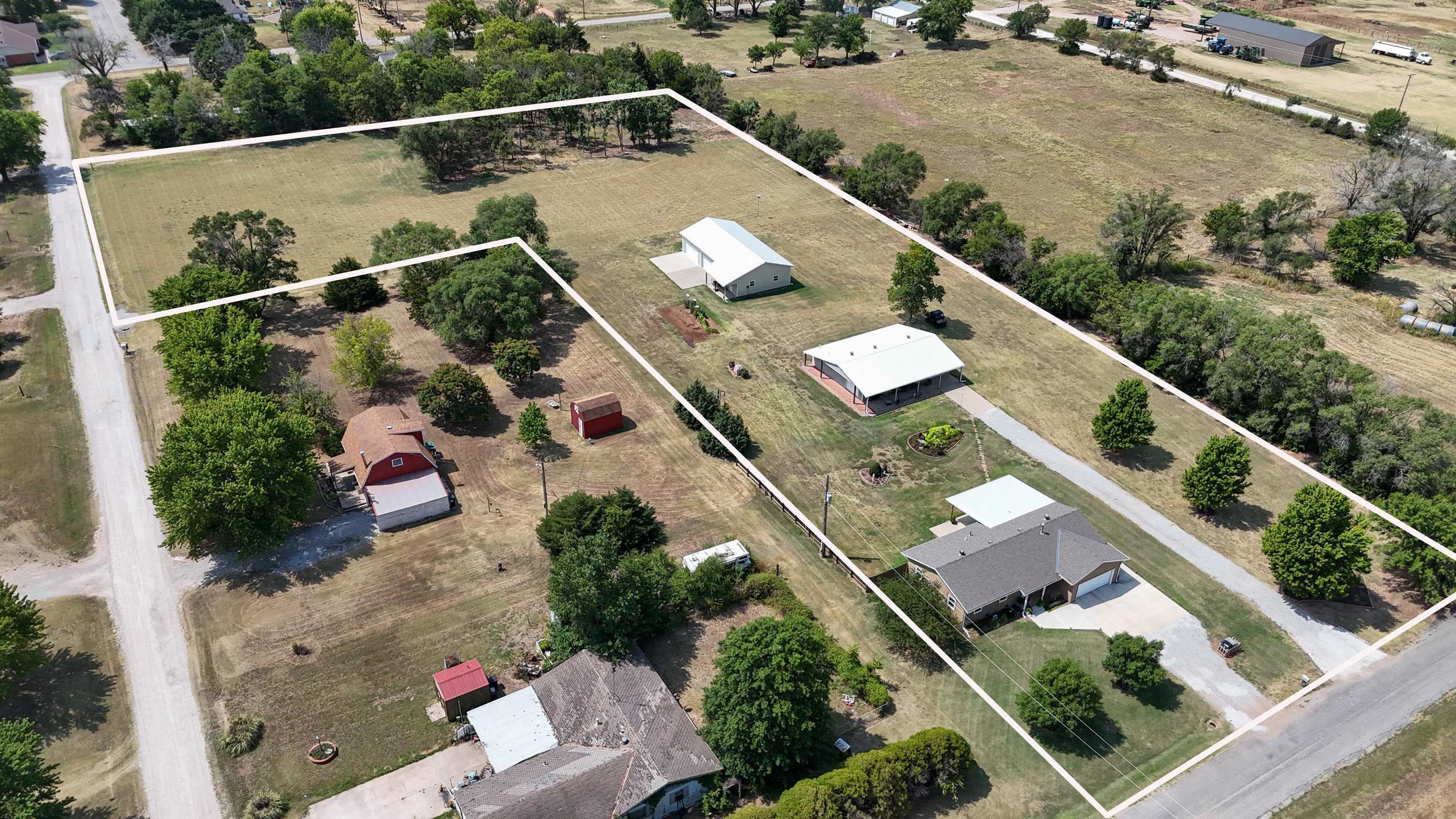 Avenue F , Caldwell, KS 67022