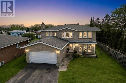 199 Valley St, Thunder Bay, ON, P7B2A9 | Card Image